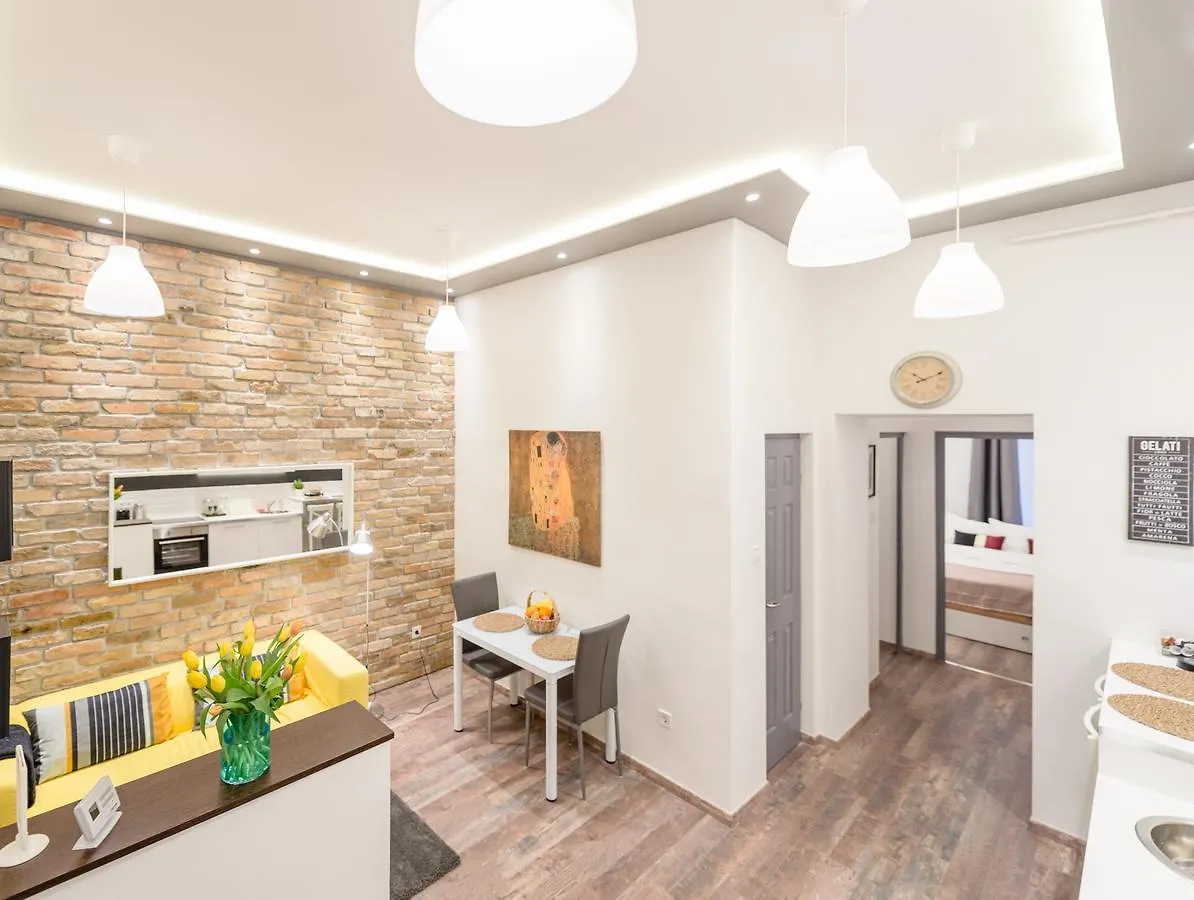 Oasis Apartments - Almassy Park Budapest